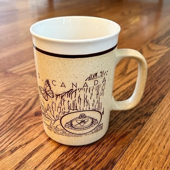 Vintage Niagara Falls Canada 16oz Tall Tan Coffee Mug With White Rim & Etching - Picture 1 of 15